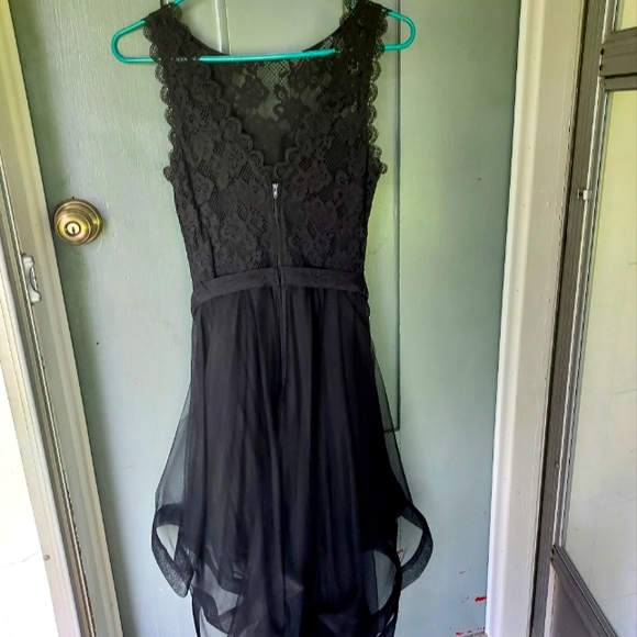 Black prom dress & sheer shoulder scarf/shawl - Picture 4 of 7